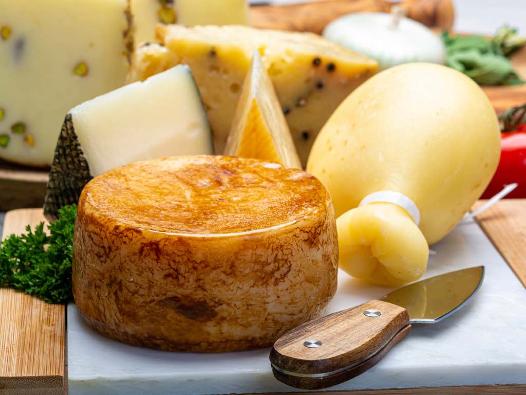 formaggi-sardi-di-sardegna-pecorino-casizolu-prodotti-tipici-sardi-online